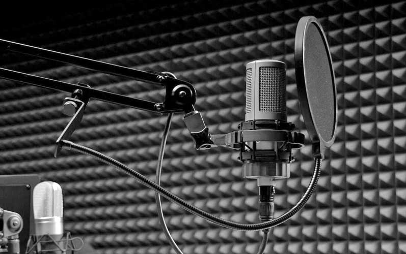 video voice-over dubbing